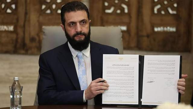 棋牌下载-库尔德兵败如山倒,比阿萨德输得还快,朱拉尼此人很不简单